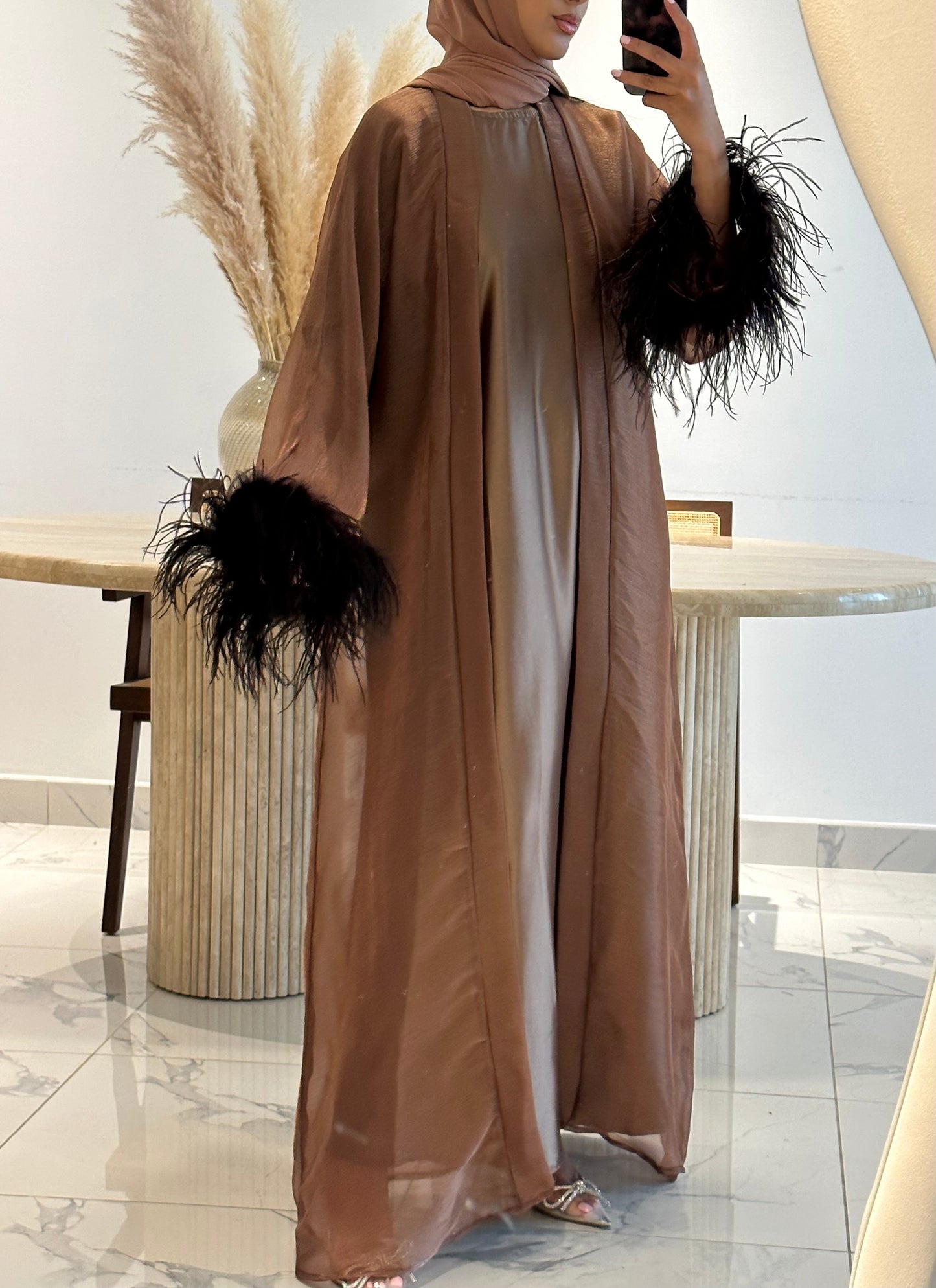 Feather Abaya Set - Dark Roast