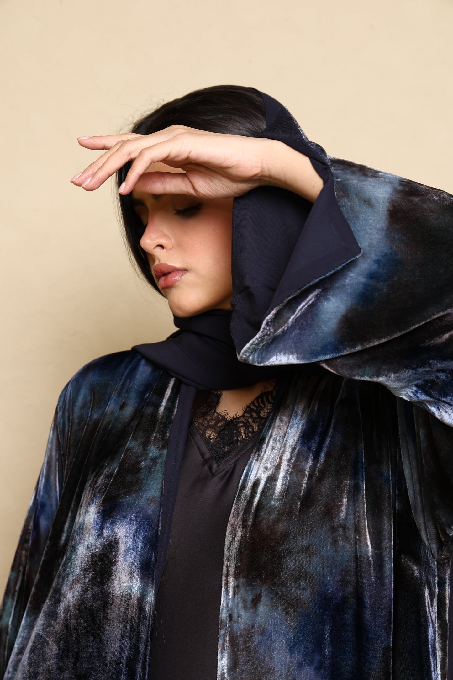 Noreen Velvet Abaya - Oasis